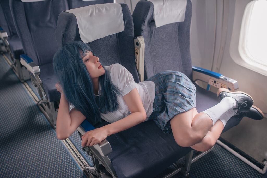 网红模特就是阿朱啊-飞机上的情欲乘客